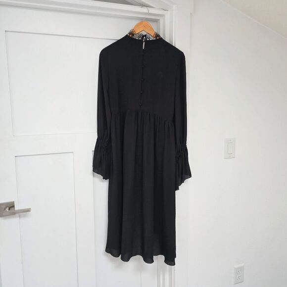 🆕️ Nanette Lepore Mock Nexk Pleated Lace Bell Sleeve Midi Dress in Black - Picture 6 of 12